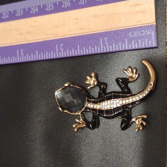 Rhinestone Gold and Black Enamel Lizard Brooch - Picture 6 of 7
